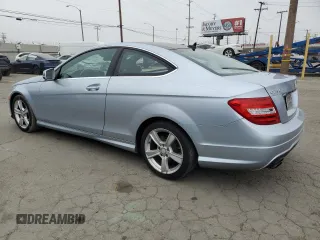2013 Mercedes-Benz C 250 z VIN WDDGJ4HB8DG000369, wystawiony jako Copart lot #59053675 z przebiegiem 89 217 mil mil oraz Szkoda całkowita • Salvage title. Historia ofert i sprzedaży dostępna na DreamBid. Obrazek 2.