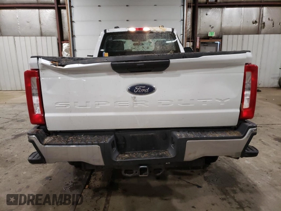 2024 Ford F-250 XL with VIN 1FTBF2BA6RED28824, listed as a Copart auction lot 43446825 with 3,777 mi miles and Salvage title. Bid and sale history available at DreamBid. Image 6.