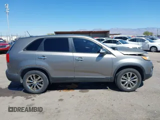 2011 Kia Sorento EX with VIN 5XYKU4A21BG027581, listed as a IAAI auction lot 41818445 with 81,354 mi miles. Bid and sale history available at carsss.com. Image 13.