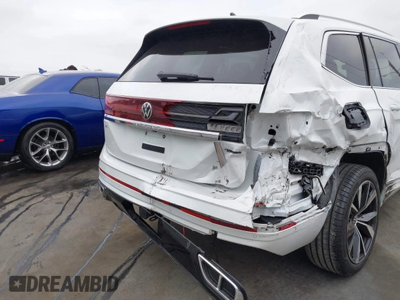 2024 Volkswagen Atlas SEL Premium R-Line with VIN 1V2FR2CA7RC543176, listed as a IAAI auction lot 42358945 with 7,066 mi miles and . Bid and sale history available at DreamBid. Image 6.