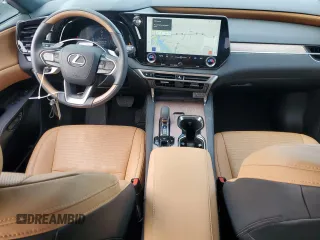 2024 Lexus RX 350 z VIN 2T2BAMBA0RC039771, wystawiony jako Copart lot #53537975 z przebiegiem 6 421 mil mil oraz Szkoda całkowita • Salvage title. Historia ofert i sprzedaży dostępna na DreamBid. Obrazek 8.