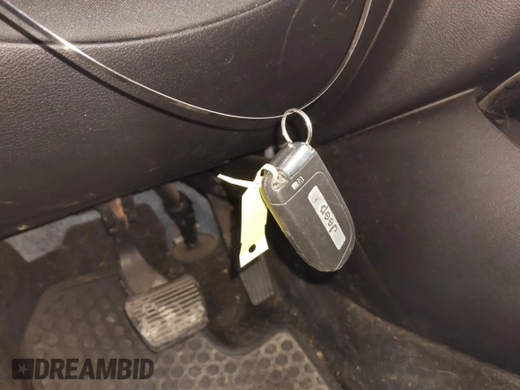 2018 Jeep Compass Latitude with VIN 3C4NJDBB6JT321036, listed as a IAAI auction lot 41036531 with 147,329 mi miles. Bid and sale history available at carsss.com. Image 11.