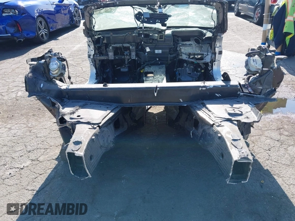 2017 Chevrolet Corvette 1LT with VIN 1G1YB2D72H5121877, listed as a IAAI auction lot 39965830 with Not provided miles and . Bid and sale history available at DreamBid. Image 15.
