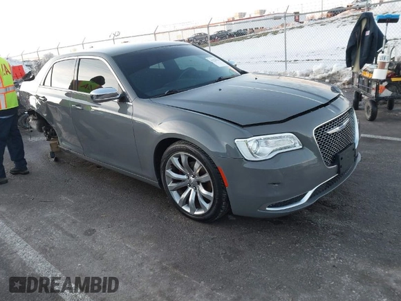 2018 Chrysler 300 Touring z VIN 2C3CCAAG4JH316993, wystawiony jako IAAI lot #41323733 z przebiegiem 59 595 mil mil oraz . Historia ofert i sprzedaży dostępna na DreamBid. Obrazek 1.