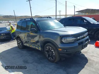 2024 Ford Bronco Sport Outer Banks z VIN 3FMCR9C65RRF19304, wystawiony jako IAAI lot #42313123 z przebiegiem 911 mil mil oraz . Historia ofert i sprzedaży dostępna na DreamBid. Obrazek 1.