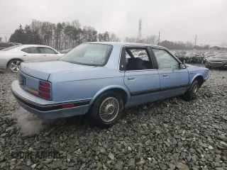 1991 Oldsmobile Cutlass z VIN 1G3AL54N3M6343029, wystawiony jako Copart lot #43965995 z przebiegiem 198 977 mil mil oraz Szkody całkowita. Historia ofert i sprzedaży dostępna na DreamBid. Obrazek 3.