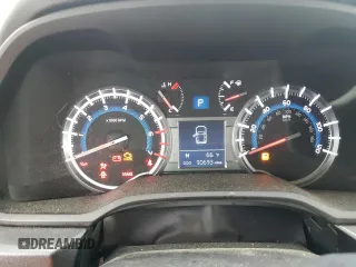 2018 Toyota 4Runner SR5 с VIN JTEZU5JRXJ5174700, выставлен на аукционе Copart как лот 54109885 с пробегом 90 693 миль миль и Списание • Salvage title. История ставок и продаж доступна на DreamBid. Изображение 9.