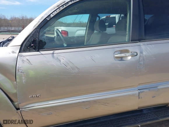 2004 Toyota 4Runner SR5 with VIN JTEZU14R240031231, listed as a IAAI auction lot 41757972 with 202,633 mi miles. Bid and sale history available at carsss.com. Image 6.