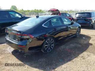 2023 Honda Accord Touring with VIN 1HGCY2F88PA040055, listed as a IAAI auction lot 42092946 with 32,930 mi miles and . Bid and sale history available at DreamBid. Image 4.