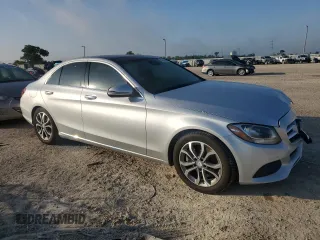 2017 Mercedes-Benz C 300 z VIN 55SWF4JB8HU209854, wystawiony jako Copart lot #56414705 z przebiegiem 54 762 mil mil oraz Szkoda całkowita • Salvage title. Historia ofert i sprzedaży dostępna na DreamBid. Obrazek 4.