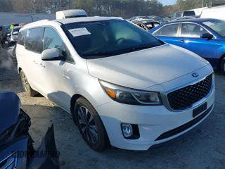 2015 Kia Sedona EX with VIN KNDMC5C13F6080216, listed as a IAAI auction lot 41654910 with 137,721 mi miles. Bid and sale history available at carsss.com. Image 1.