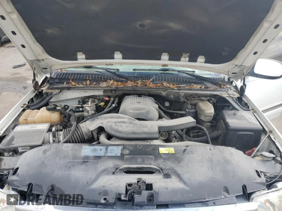 2003 GMC Yukon XL SLT with VIN 1GKEC16Z03J343256, listed as a Copart auction lot 44971475 with 221,188 mi miles and Salvage Title. Bid and sale history available at carsss.com. Image 12.