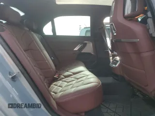 2023 BMW 7 Series 760i xDrive z VIN WBA33EJ00PCM58207, wystawiony jako Copart lot #41809425 z przebiegiem 10 658 mil mil oraz Szkoda całkowita • Salvage title. Historia ofert i sprzedaży dostępna na DreamBid. Obrazek 10.