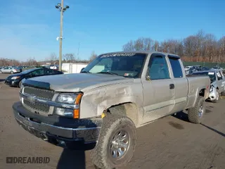 2005 Chevrolet Silverado 1500 Z71 with VIN 1GCEK19B55E286741, listed as a IAAI auction lot 38167761 with 181,382 mi miles. Bid and sale history available at carsss.com. Image 2.