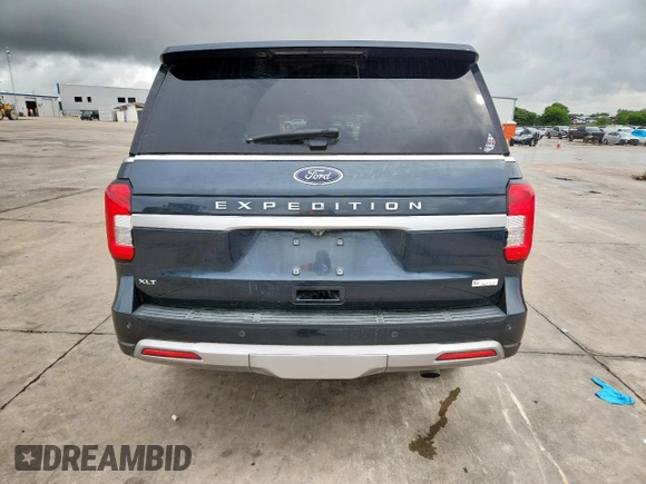 2022 Ford Expedition XLT with VIN 1FMJU1HT5NEA48449, listed as a Copart auction lot 61662065 with 31,418 mi miles and Salvage title. Bid and sale history available at DreamBid. Image 6.