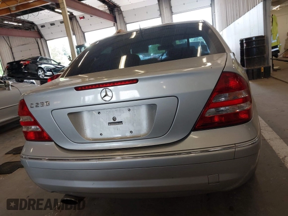 2006 Mercedes-Benz C 230 Sport with VIN WDBRF52HX6F732386, listed as a IAAI auction lot 42211116 with 132,116 mi miles and . Bid and sale history available at DreamBid. Image 16.