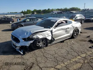 2017 Ford Mustang EcoBoost z VIN 1FA6P8TH2H5253976, wystawiony jako Copart lot #56124205 z przebiegiem 68 525 mil mil oraz Szkoda całkowita • Salvage title. Historia ofert i sprzedaży dostępna na DreamBid. Obrazek 1.