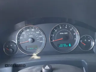 2007 Jeep Commander Limited с VIN 1J8HG58N17C530457, выставлен на аукционе IAAI как лот 41616534 с пробегом 147 691 миль миль и . История ставок и продаж доступна на DreamBid. Изображение 7.
