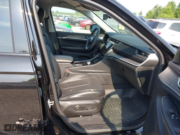 2023 Jeep Grand Cherokee Limited with VIN 1C4RJKBGXP8701778, listed as a IAAI auction lot 42635838 with 27,514 mi miles and . Bid and sale history available at DreamBid. Image 5.