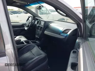 2017 Dodge Grand Caravan GT z VIN 2C4RDGEG7HR700335, wystawiony jako IAAI lot #42214277 z przebiegiem 149 372 mil mil oraz . Historia ofert i sprzedaży dostępna na DreamBid. Obrazek 5.