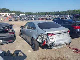 2021 Toyota Corolla SE with VIN 5YFS4MCE4MP085710, listed as a IAAI auction lot 40217536 with 70,066 mi miles. Bid and sale history available at carsss.com. Image 3.