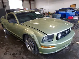 2006 Ford Mustang GT Deluxe с VIN 1ZVFT82H965133741, выставлен на аукционе IAAI как лот 42538975 с пробегом 84 497 миль миль и . История ставок и продаж доступна на DreamBid. Изображение 1.