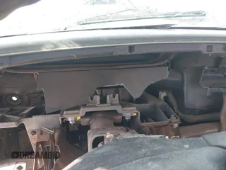 1999 Chevrolet Silverado 2500 z VIN 1GBGC24U2XE246595, wystawiony jako IAAI lot #41865596 z przebiegiem Nie podano mil oraz . Historia ofert i sprzedaży dostępna na DreamBid. Obrazek 16.