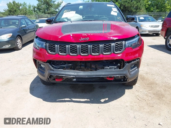 2025 Jeep Compass Trailhawk with VIN 3C4NJDDNXST551154, listed as a IAAI auction lot 42573595 with 4,392 mi miles and . Bid and sale history available at DreamBid. Image 6.