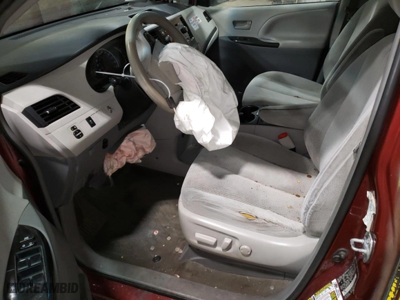 2014 Toyota Sienna LE AAS with VIN 5TDKK3DC4ES456273, listed as a Copart auction lot 88770295 with 267,260 mi miles and Salvage Title. Bid and sale history available at carsss.com. Image 7.