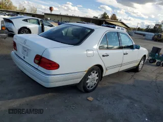 1996 Mercedes-Benz E-Class with VIN WDBJF55F9TJ005448, listed as a Copart auction lot 75096904 with 186,282 mi miles and Clean Title. Bid and sale history available at carsss.com. Image 3.