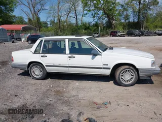 1991 Volvo 740 z VIN YV1FA8842M2506866, wystawiony jako IAAI lot #42076046 z przebiegiem 126 781 mil mil oraz . Historia ofert i sprzedaży dostępna na DreamBid. Obrazek 13.