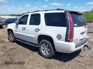 2007 GMC Yukon SLE w/3SA with VIN 1GKFC13C77R301193, listed as a IAAI auction lot 41995771 with 274,631 mi miles. Bid and sale history available at carsss.com. Image 3.