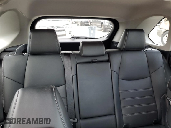 2021 Toyota RAV4 XLE Premium z VIN 2T3C1RFV2MC169635, wystawiony jako Copart lot #60987995 z przebiegiem Nie podano mil oraz Szkoda całkowita • Salvage title. Historia ofert i sprzedaży dostępna na DreamBid. Obrazek 10.