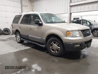 2005 Ford Expedition Special Service with VIN 1FMPU16535LA51506, listed as a IAAI auction lot 40939696 with 165,332 mi miles. Bid and sale history available at carsss.com. Image 1.