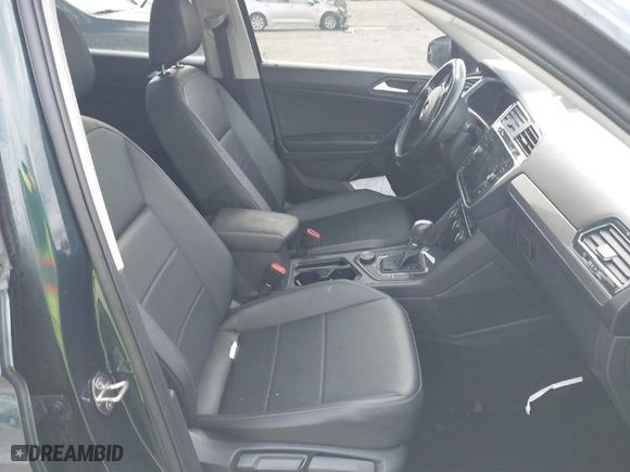 2019 Volkswagen Tiguan SE with VIN 3VV2B7AX1KM154435, listed as a IAAI auction lot 41740969 with 103,310 mi miles. Bid and sale history available at carsss.com. Image 5.