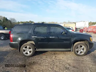 2007 Chevrolet Tahoe LT z VIN 1GNFC13017J319325, wystawiony jako IAAI lot #41846816 z przebiegiem 273 075 mil mil oraz . Historia ofert i sprzedaży dostępna na DreamBid. Obrazek 13.