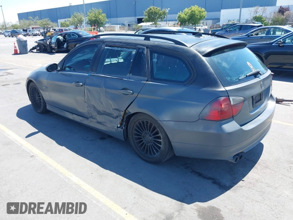 2006 BMW 3 Series 325xi z VIN WBAVT13546KW23822, wystawiony jako IAAI lot #42832474 z przebiegiem 234 704 mil mil oraz . Historia ofert i sprzedaży dostępna na DreamBid. Obrazek 3.