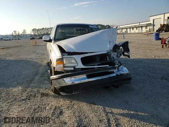 1997 Ford F-150 XL z VIN 1FTEX17L6VNC64972, wystawiony jako Copart lot #44467905 z przebiegiem 163 982 mil mil oraz Szkoda całkowita • Salvage title. Historia ofert i sprzedaży dostępna na DreamBid. Obrazek 11.