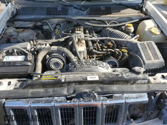 1998 Jeep Grand Cherokee Laredo with VIN 1J4GZ58S6WC319444, listed as a Copart auction lot 53147665 with 217,068 mi miles and Salvage Title. Bid and sale history available at carsss.com. Image 12.
