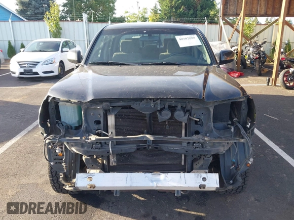 2005 Toyota Tacoma PreRunner with VIN 5TEKU72NX5Z024621, listed as a IAAI auction lot 40382089 with 180,080 mi miles. Bid and sale history available at carsss.com. Image 13.