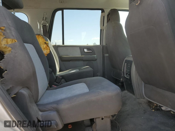 2004 Ford Expedition Special Service with VIN 1FMPU16L84LA98432, listed as a Copart auction lot 64141275 with 250,254 mi miles and Salvage title. Bid and sale history available at DreamBid. Image 11.
