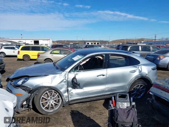 2021 Porsche Cayenne z VIN WP1BA2AY8MDA42886, wystawiony jako IAAI lot #41465968 z przebiegiem 17 062 mil mil oraz . Historia ofert i sprzedaży dostępna na DreamBid. Obrazek 14.