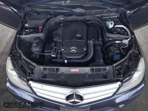 2013 Mercedes-Benz C 250 Sport с VIN WDDGF4HB1DA751415, выставлен на аукционе Copart как лот 60833735 с пробегом Не указан миль и Списание • Salvage title. История ставок и продаж доступна на DreamBid. Изображение 11.