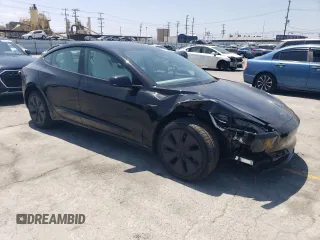 2025 Tesla Model 3 Long Range z VIN 5YJ3E1EA3SF975991, wystawiony jako Copart lot #55629765 z przebiegiem Nie podano mil oraz Szkoda całkowita • Salvage title. Historia ofert i sprzedaży dostępna na DreamBid. Obrazek 4.