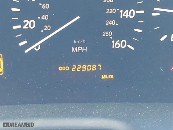 2004 Lexus LS 430 with VIN JTHBN36F040133434, listed as a IAAI auction lot 41025154 with 229,087 mi miles. Bid and sale history available at carsss.com. Image 15.
