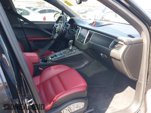 2018 Porsche Macan GTS z VIN WP1AG2A53JLB61723, wystawiony jako IAAI lot #42216769 z przebiegiem 90 234 mil mil oraz . Historia ofert i sprzedaży dostępna na DreamBid. Obrazek 5.
