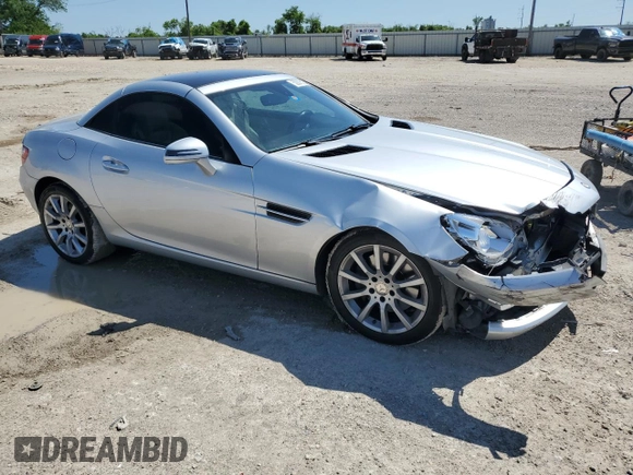 2016 Mercedes-Benz SLK 300 с VIN WDDPK3JAXGF116126, выставлен на аукционе Copart как лот 52287515 с пробегом 79 573 миль миль и Списание • Salvage title. История ставок и продаж доступна на DreamBid. Изображение 4.
