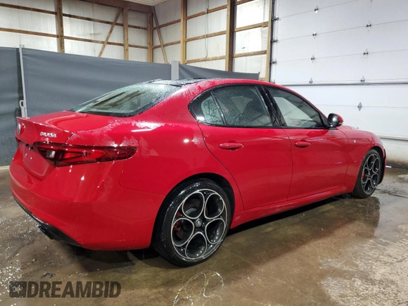 2023 Alfa Romeo Giulia Veloce z VIN ZARFAMBN1P7670638, wystawiony jako Copart lot #44301935 z przebiegiem 47 431 mil mil oraz Tytuł czysty. Historia ofert i sprzedaży dostępna na DreamBid. Obrazek 3.