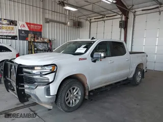 2019 Chevrolet Silverado 1500 LT with VIN 3GCUYDED1KG120689, listed as a IAAI auction lot 39880413 with 135 mi miles. Bid and sale history available at carsss.com. Image 6.