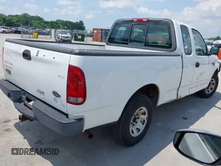 2003 Ford F-150 z VIN 2FTPX17L33CA59802, wystawiony jako IAAI lot #42669475 z przebiegiem 210 015 mil mil oraz . Historia ofert i sprzedaży dostępna na DreamBid. Obrazek 4.